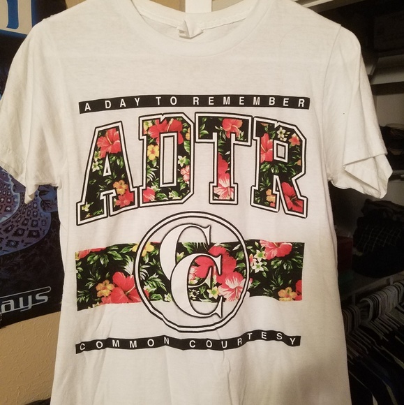 Courtesy Floral Shirt | Poshmark